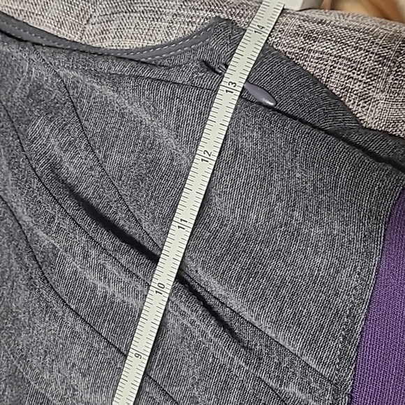 BCBG Knit Color Block Sleevless Dress. Size 0 - Picture 6 of 7